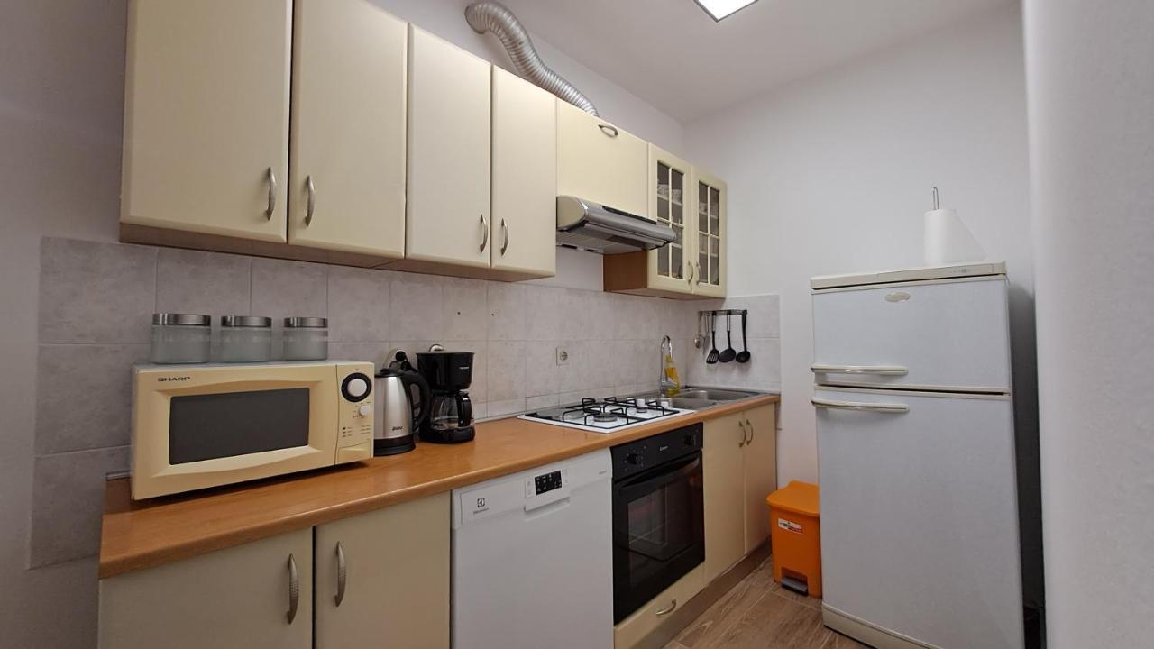 Greenline Pula Apartment Esterno foto