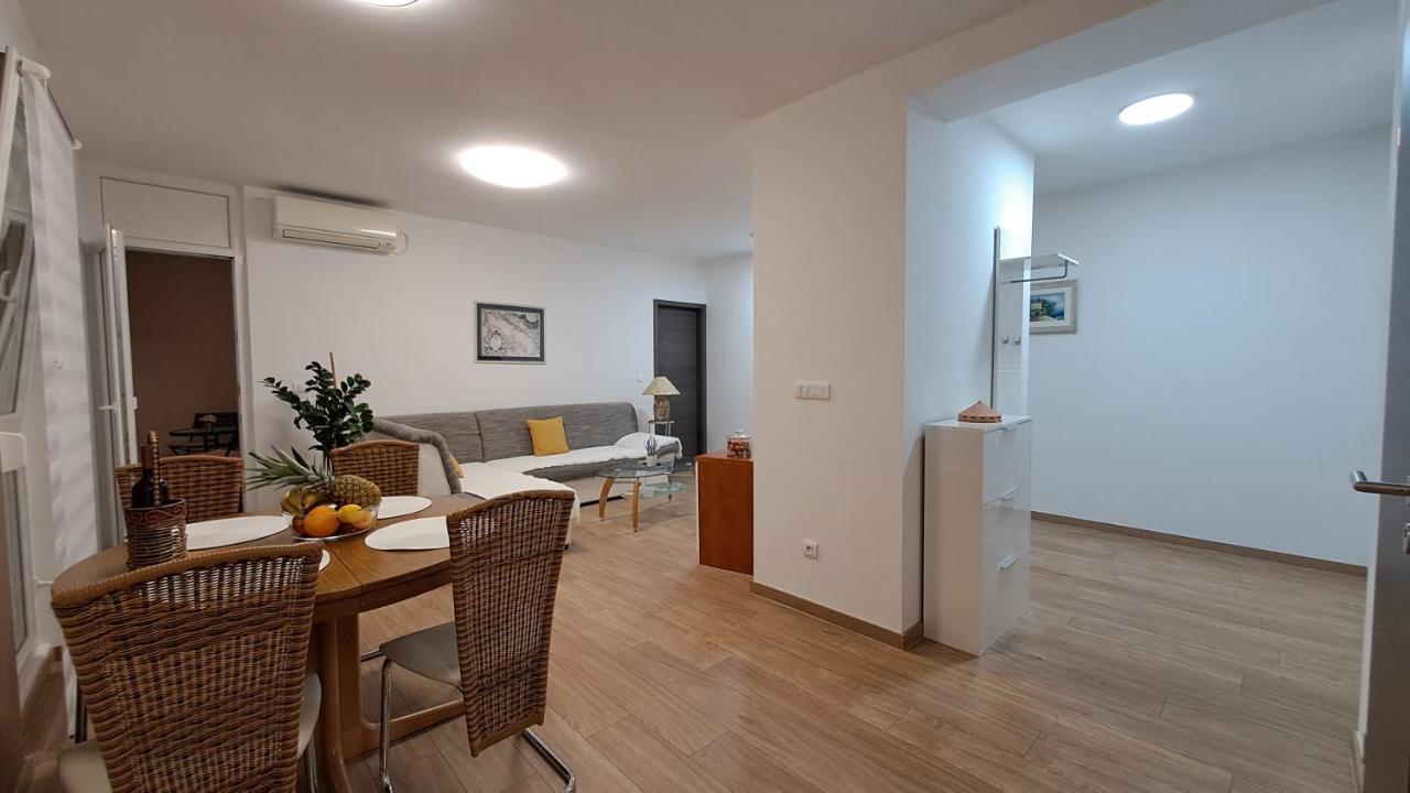 Greenline Pula Apartment Esterno foto