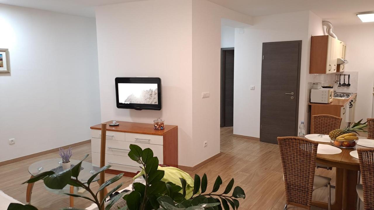 Greenline Pula Apartment Esterno foto