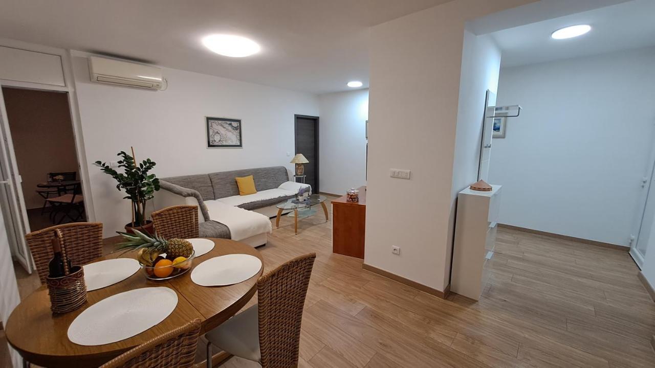 Greenline Pula Apartment Esterno foto