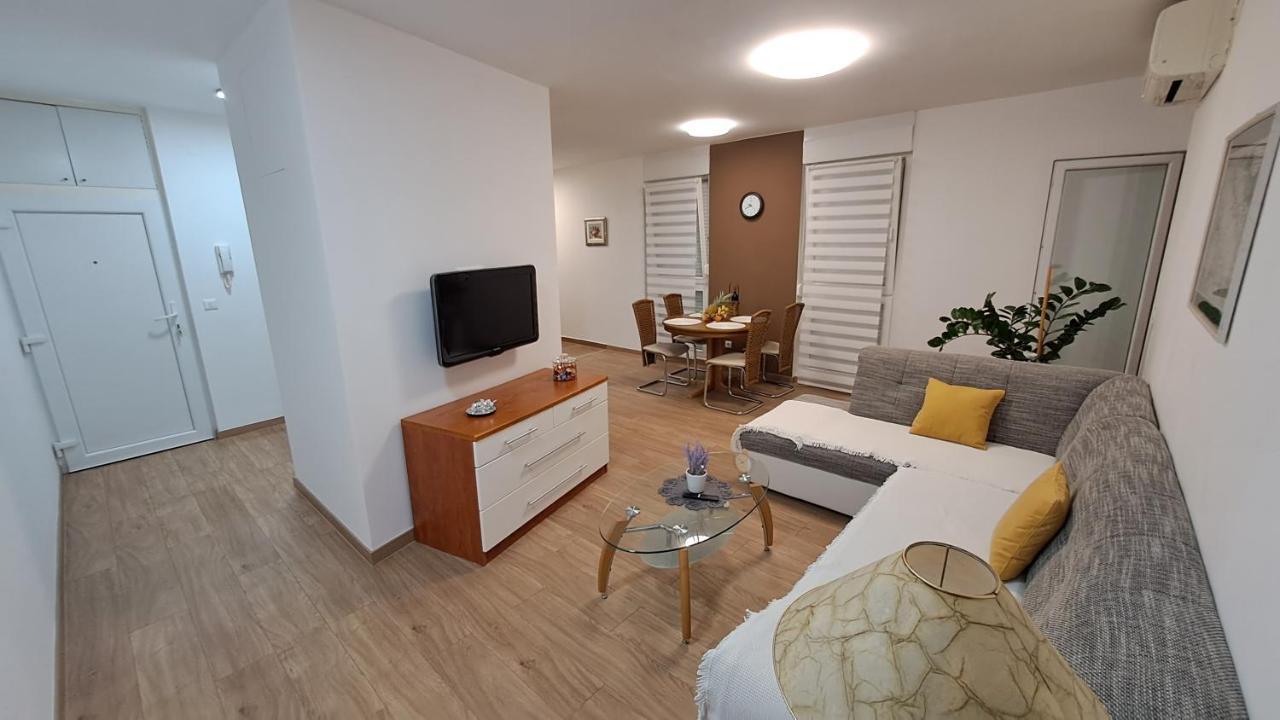 Greenline Pula Apartment Esterno foto